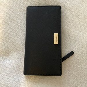 Kate Spade wallet. Bundle and save!